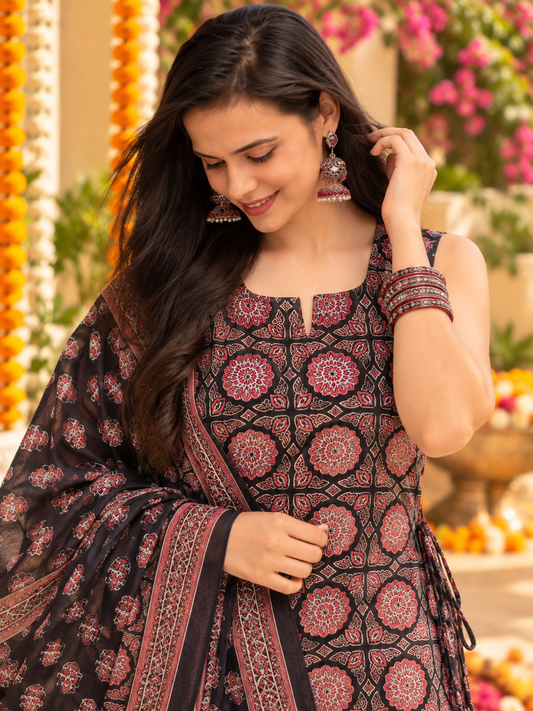 Women’s Black Floral Printed Kurta Pant Set with Dupatta